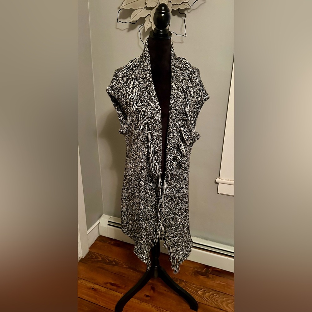 Chico’s Black and White Waterfall Knit Sleeveless Vest with Fringe Collar Size 3
